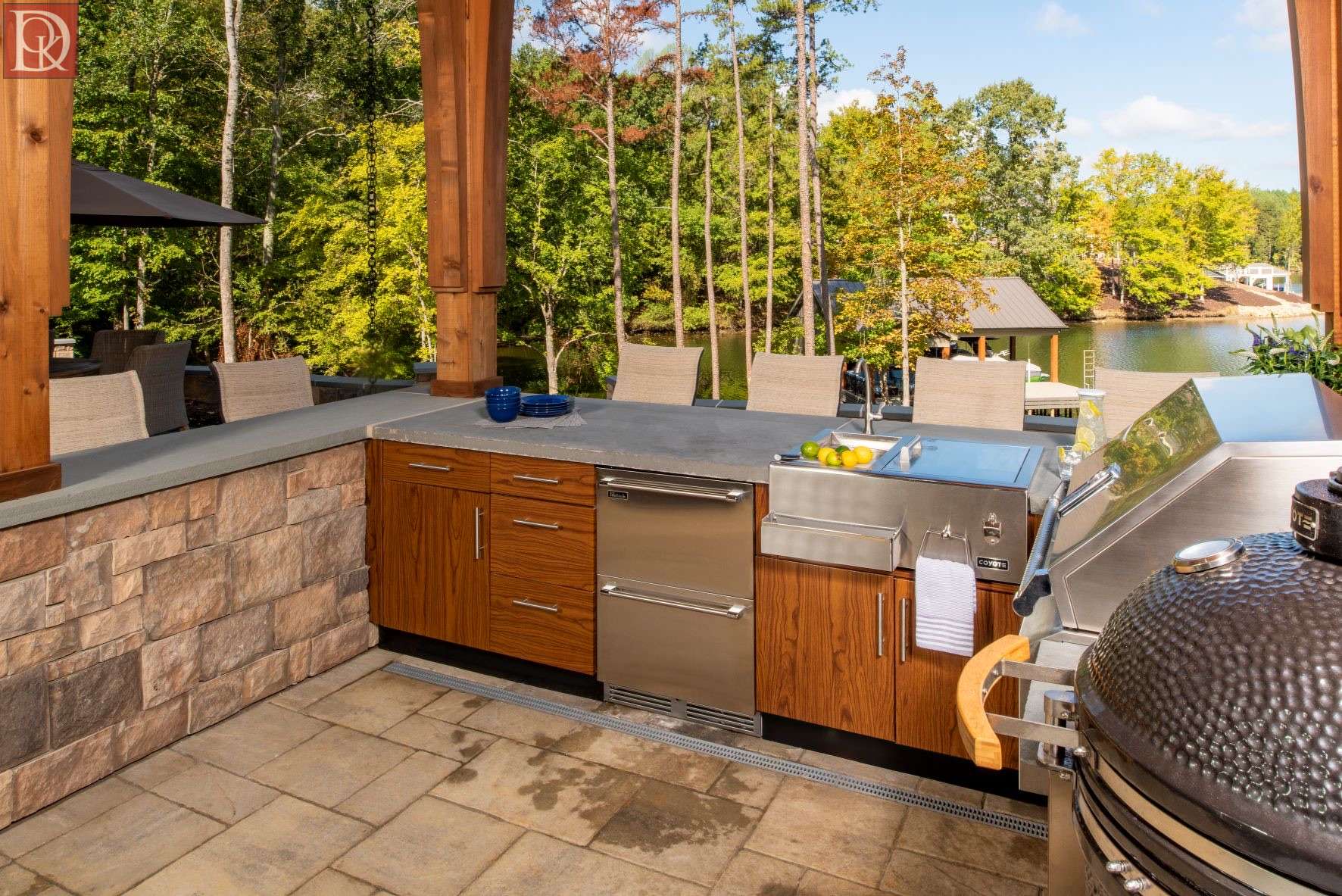distinctive outdoor kitchens