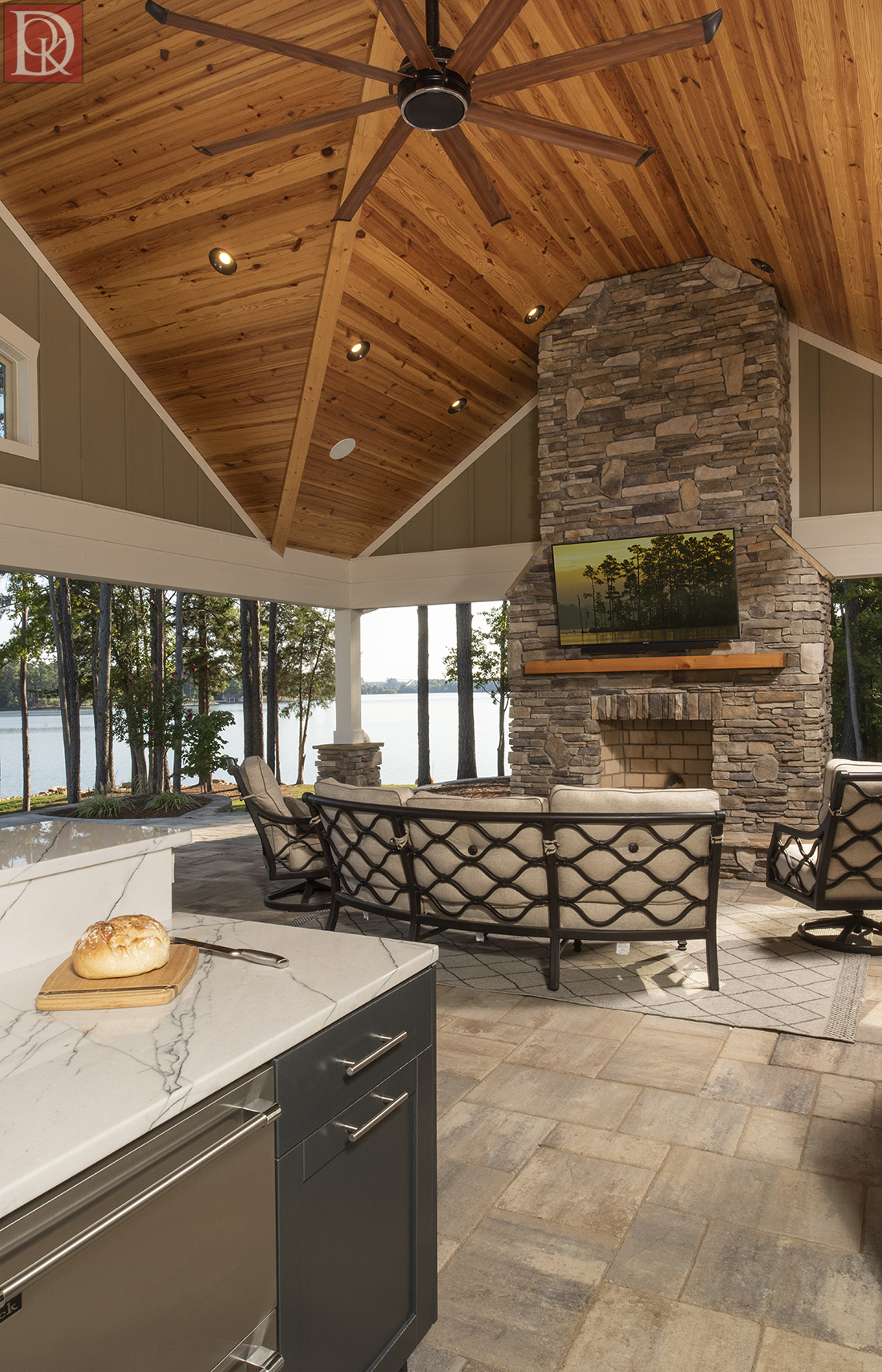 lakeside-paradise-kitchen-image-6 outdoor kitchen