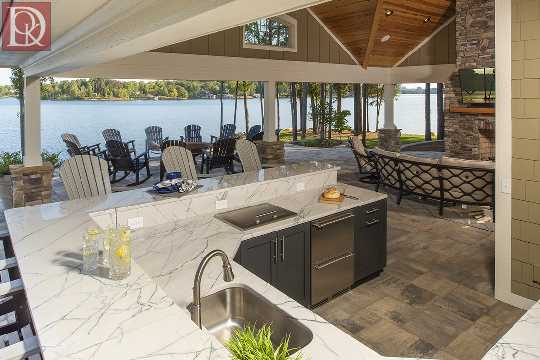 lakeside-paradise-kitchen-image-7 outdoor kitchen