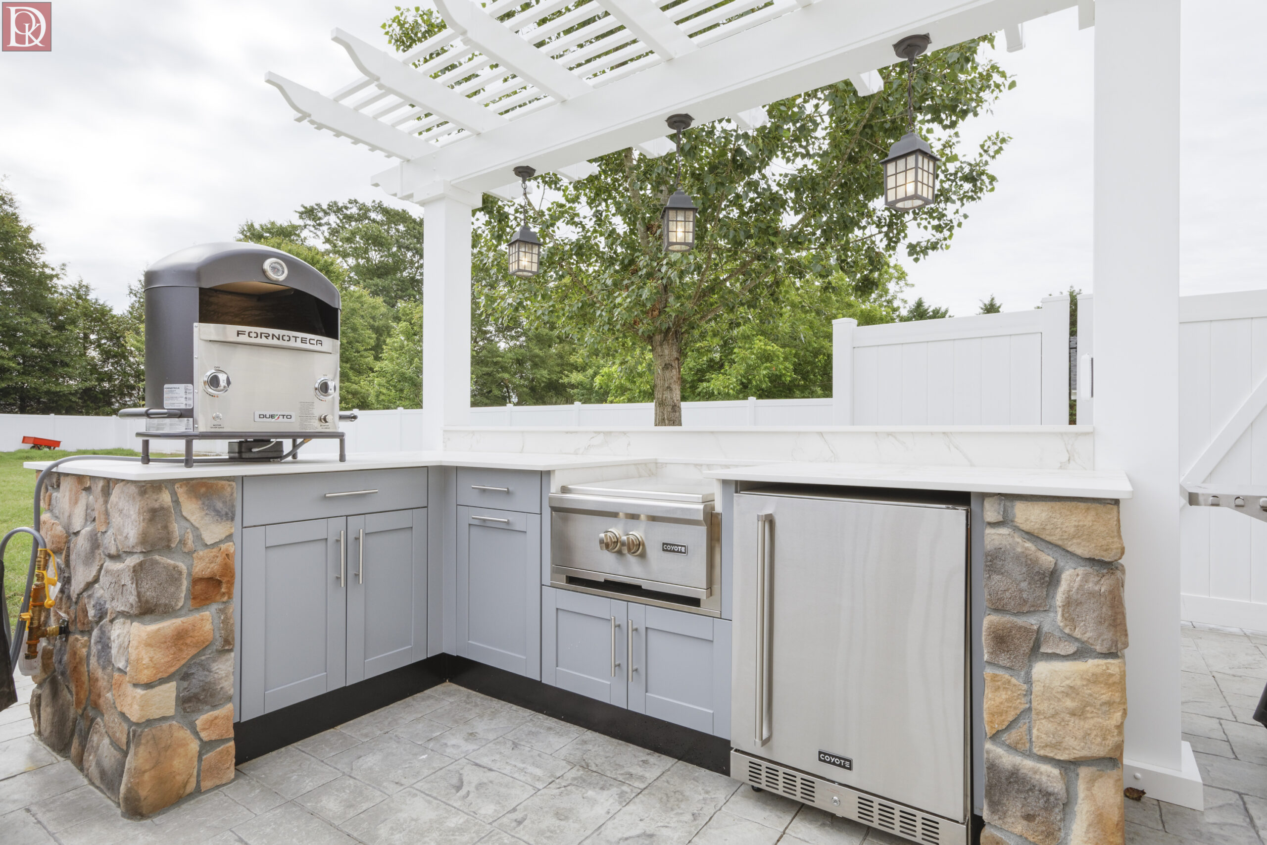 transitional-patio-image-2 outdoor kitchen