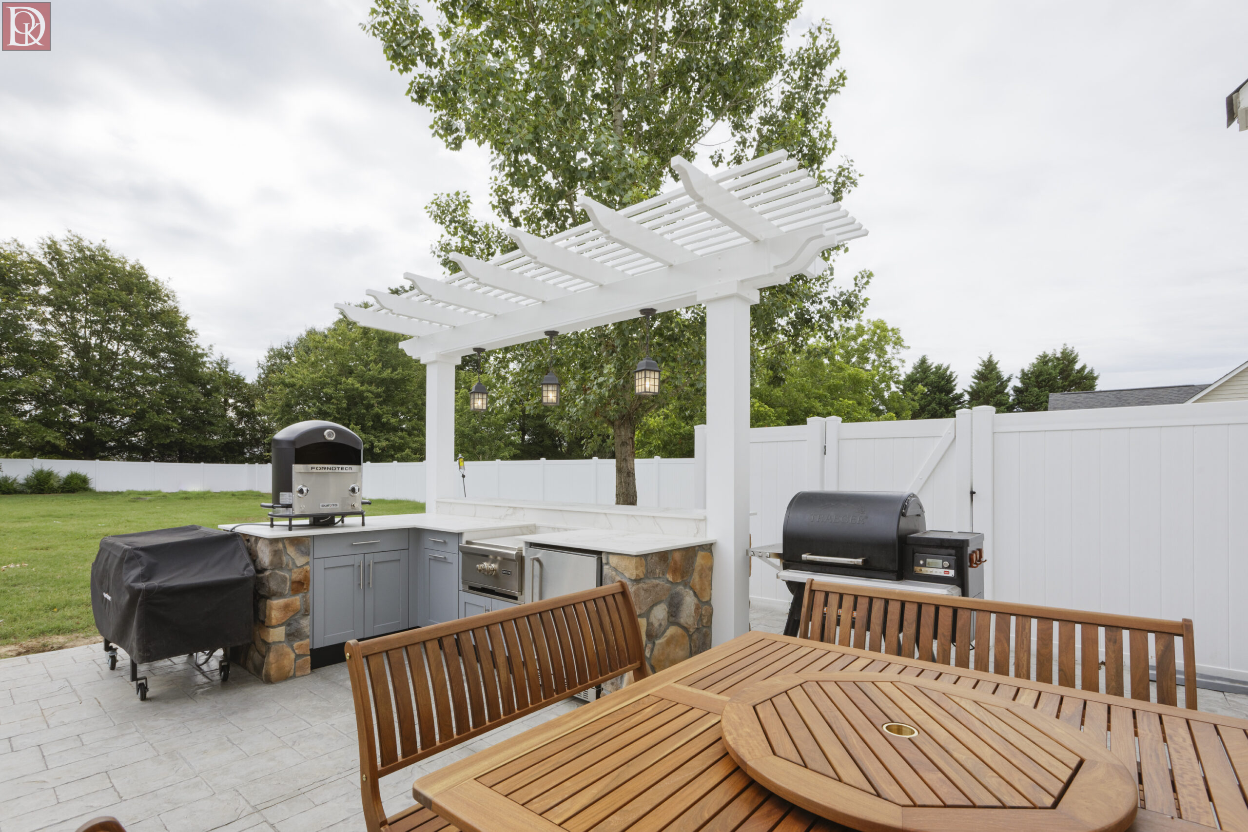 transitional-patio-image-6 outdoor kitchen