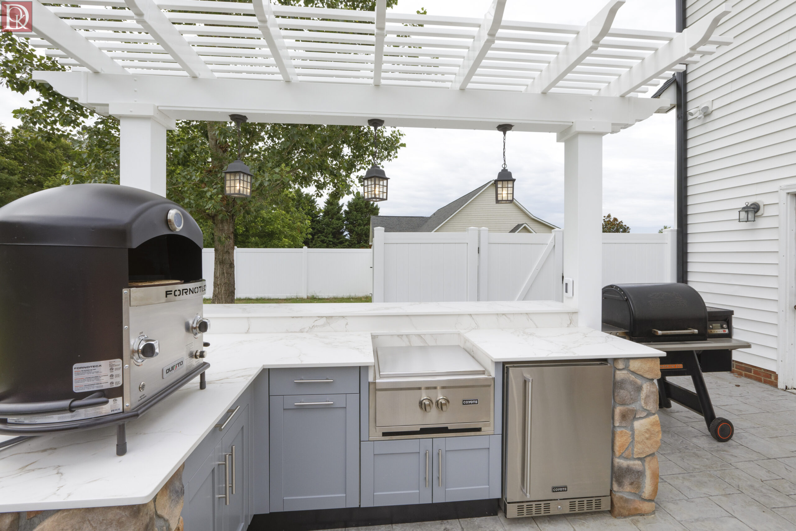 transitional-patio-image-8 outdoor kitchen