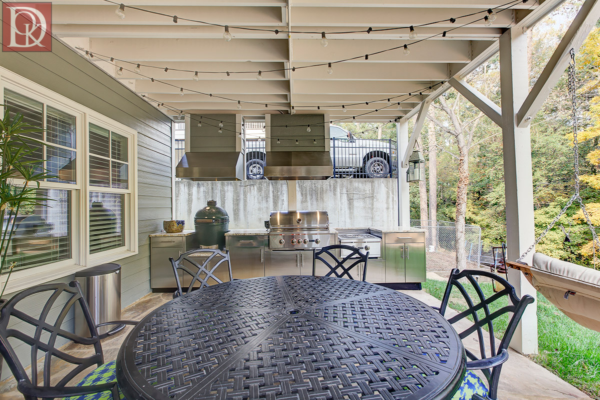 Outdoor Kitchen