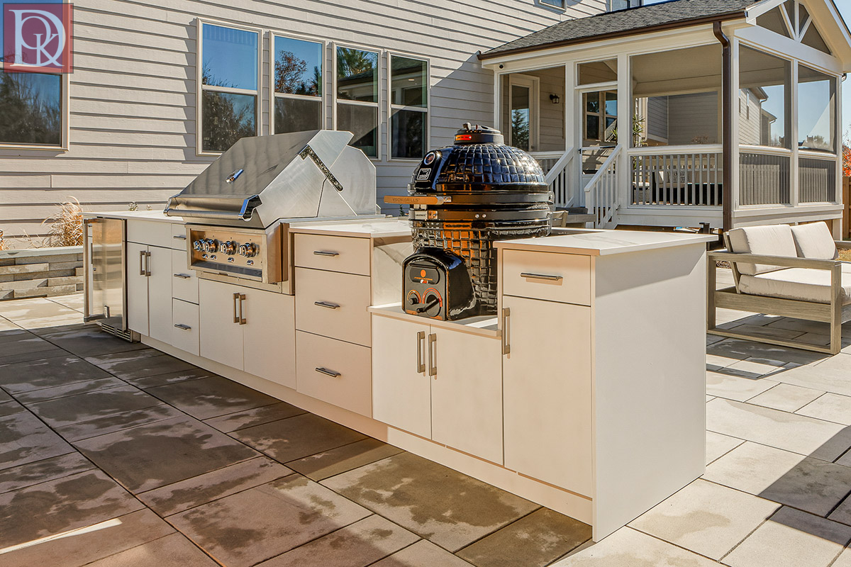 Outdoor Kitchen