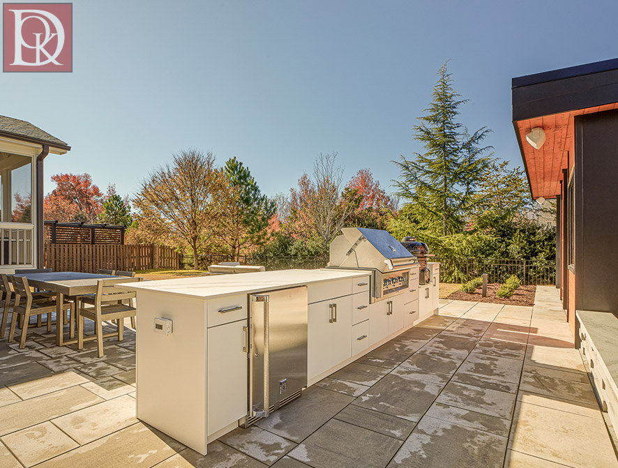 custom outdoor kitchens